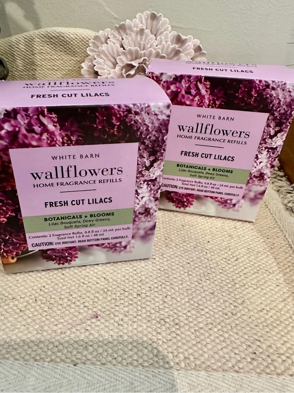 White Barn Fresh Cut Lilacs Wallflowers 4-Refills - New